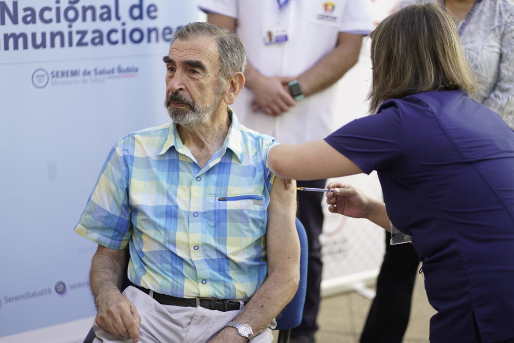 Profesionales de Salud entregan recomendaciones para el cuidado de las personas mayores y reconocimiento de síntomas de gravedad durante el invierno